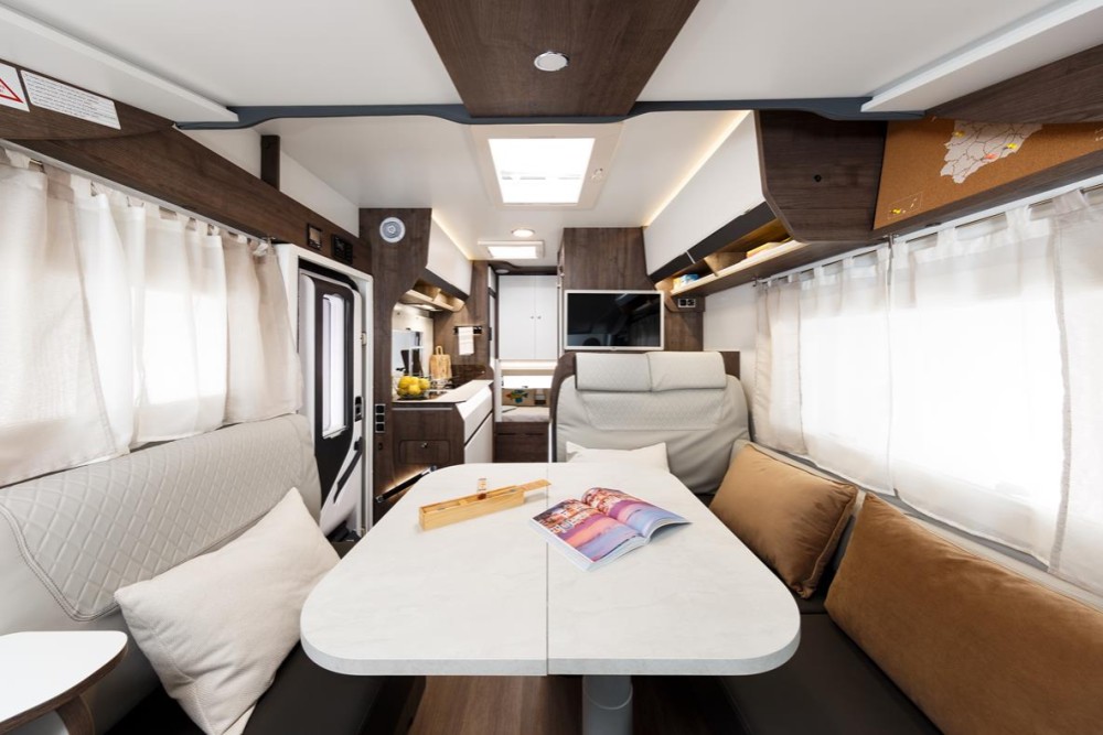 Amphitryon 983 160 CV - Alfa - Northautokapp