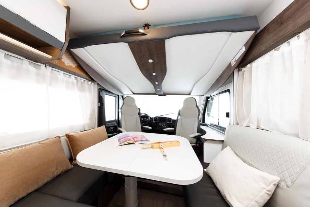 Amphitryon 983 160 CV - Alfa - Northautokapp