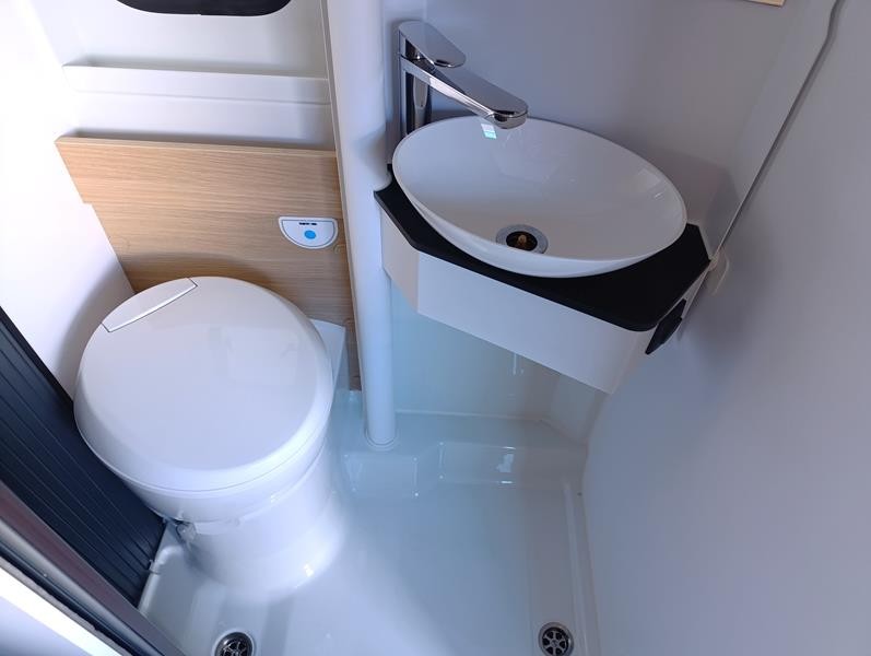 Twin 640 SGX 180CV - Cambio Aut.