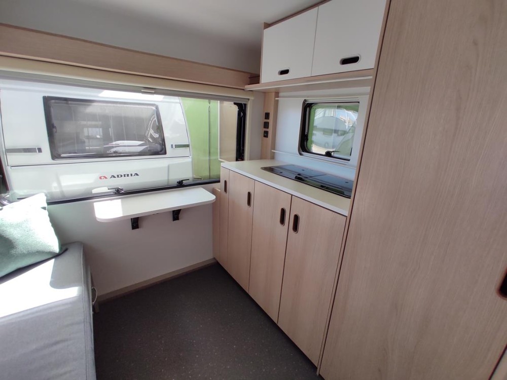 Aviva 422 PY