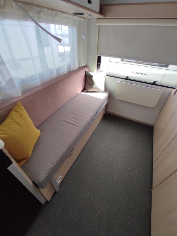 Aviva 422 PY