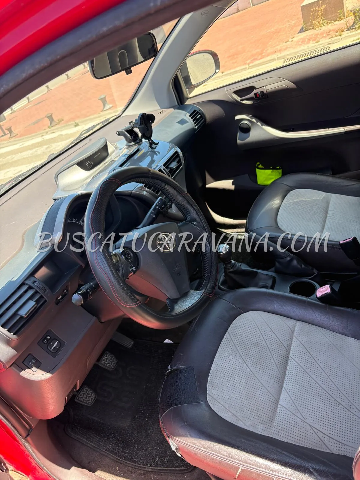 Toyota iQ 1.0 - Ideal para llevar en autocaravana por sus reducidas dimensiones - Único propietario desde nuevo - Libro de mantenimiento