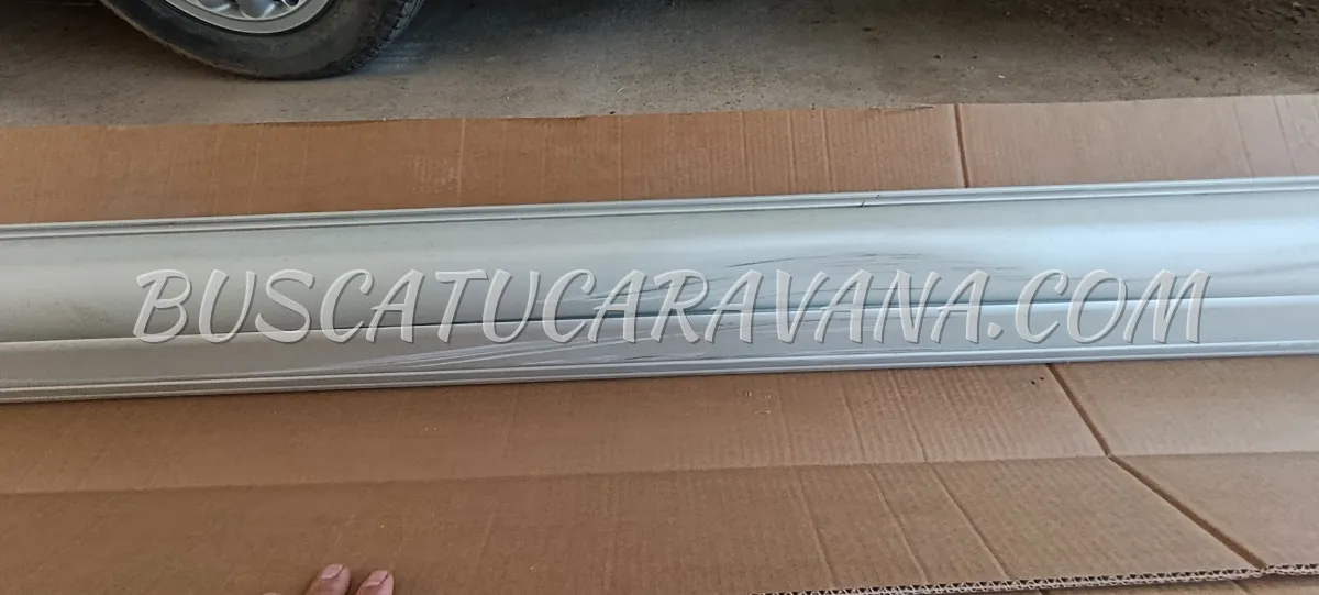 Toldo Fiamma F45S con golpe y rascada