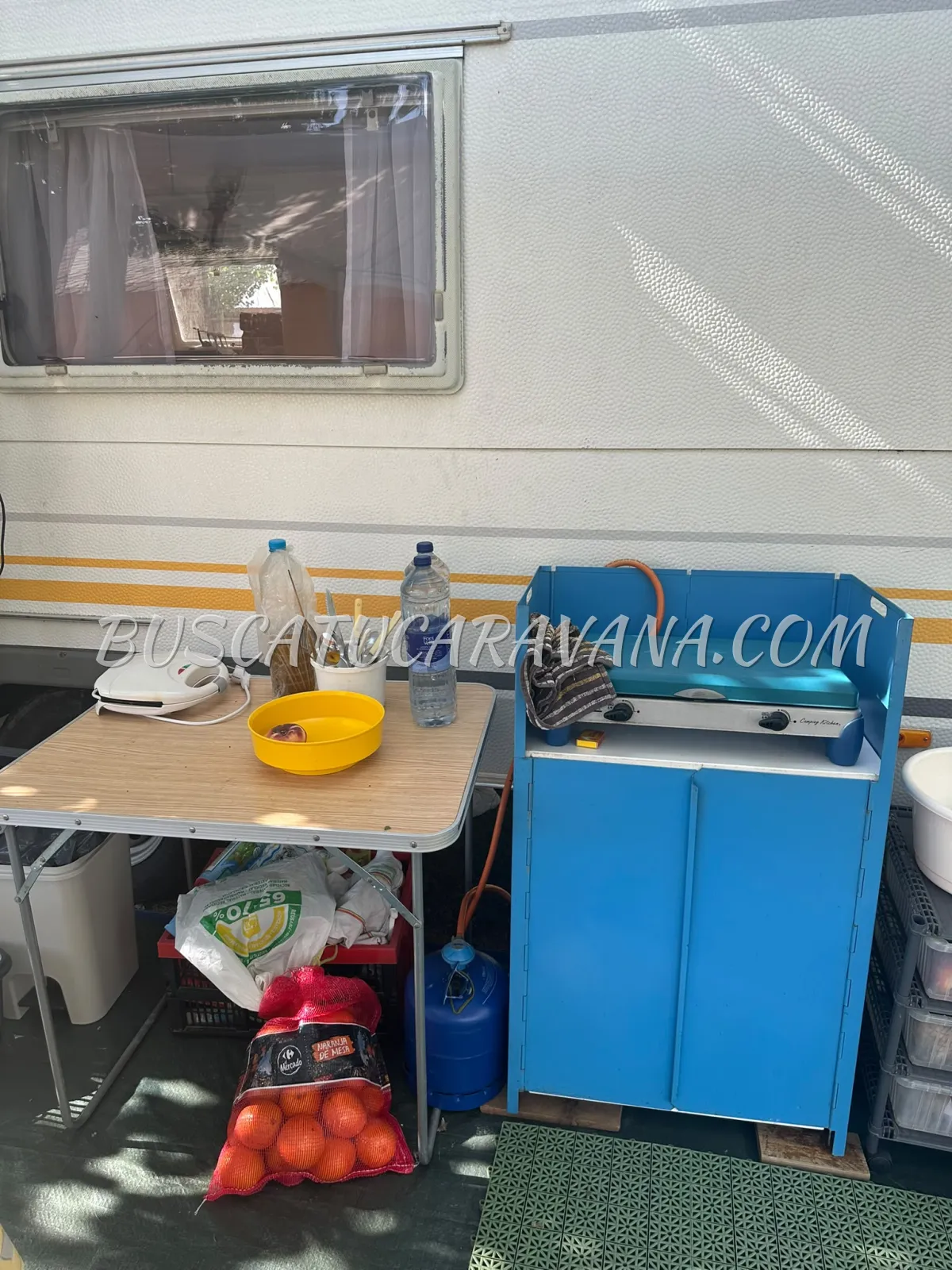 Se vende Caravana Knaus 4.85 + Avancé + todos los complementos