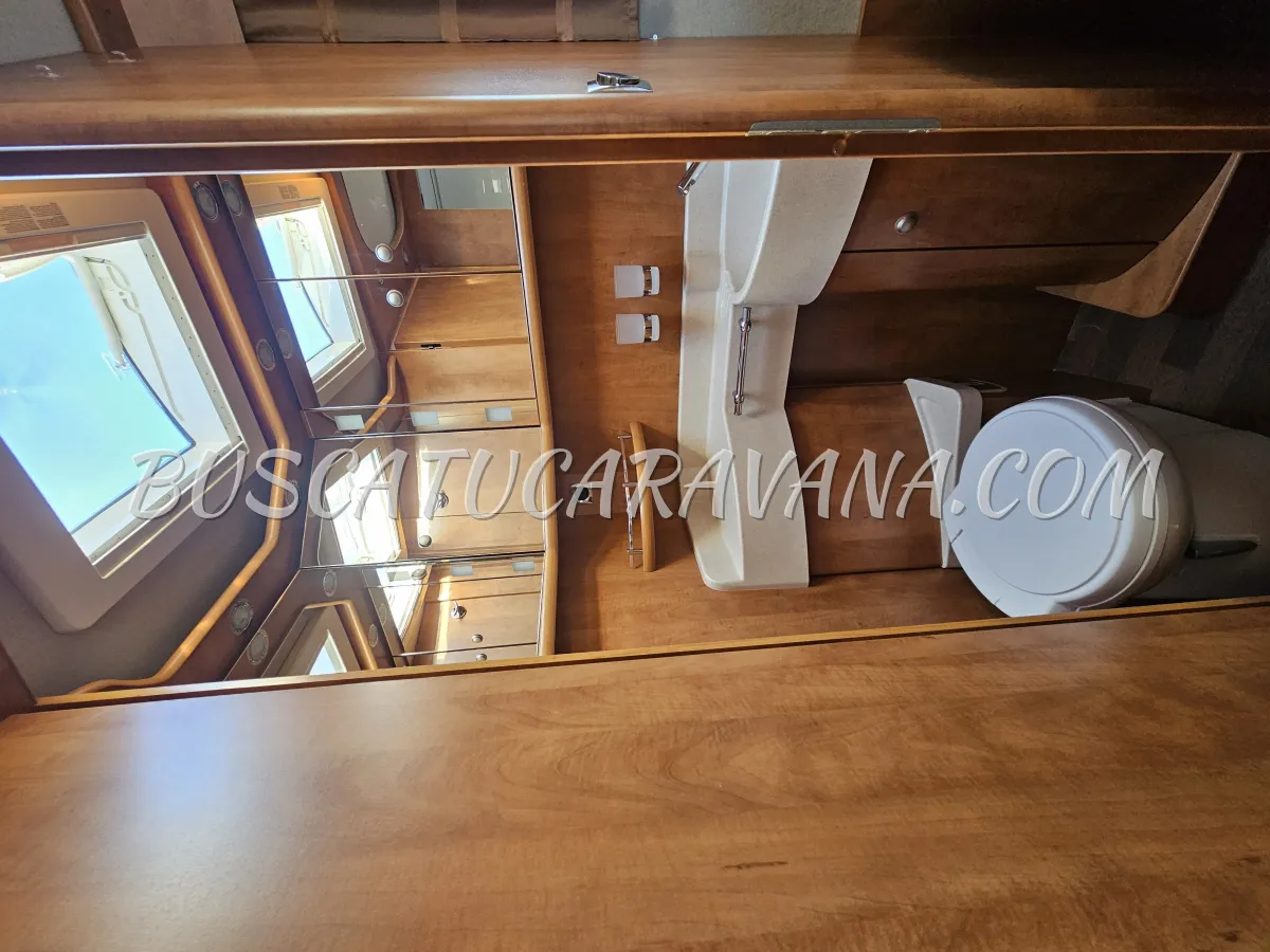 Carthago C-Tourer I 150 Light 2017 – 64.780 km – Litio 2,5 kWh – Inversor Mastervolt - foto 4
