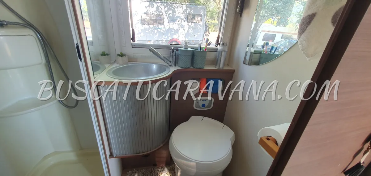 Autocaravana integral Adria Vision i707SG