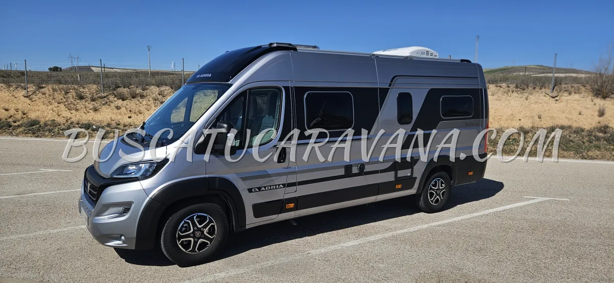 Se vende una Camper Adria Twin Supreme 6,40 SLB - foto 2