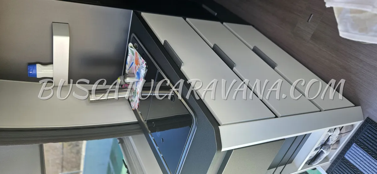 Se vende una Camper Adria Twin Supreme 6,40 SLB - foto 4