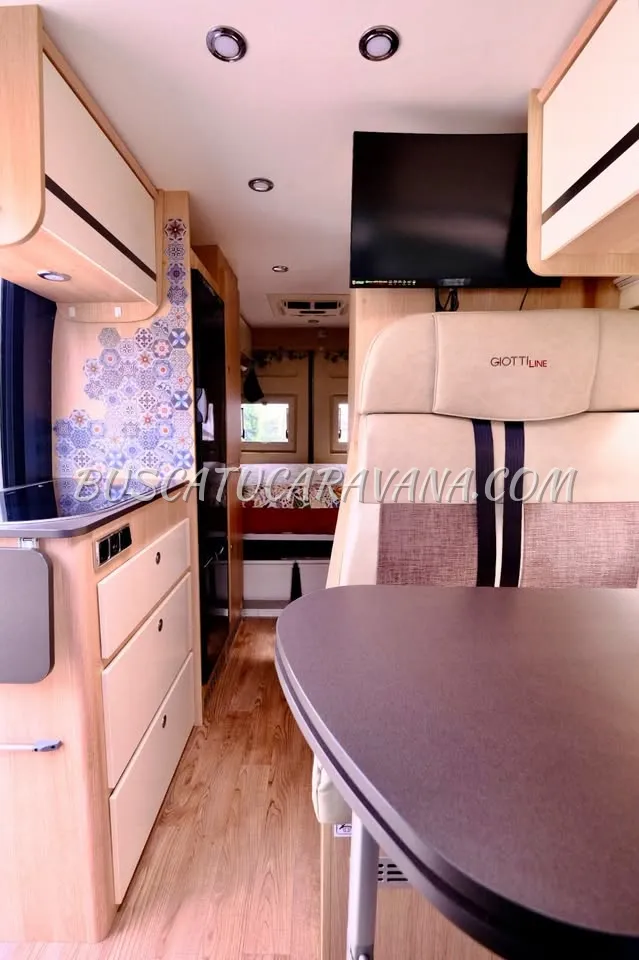 Camper Giottivan 60B Citroën Jumper 2023 - 38.023 km - 49.900 € - foto 2