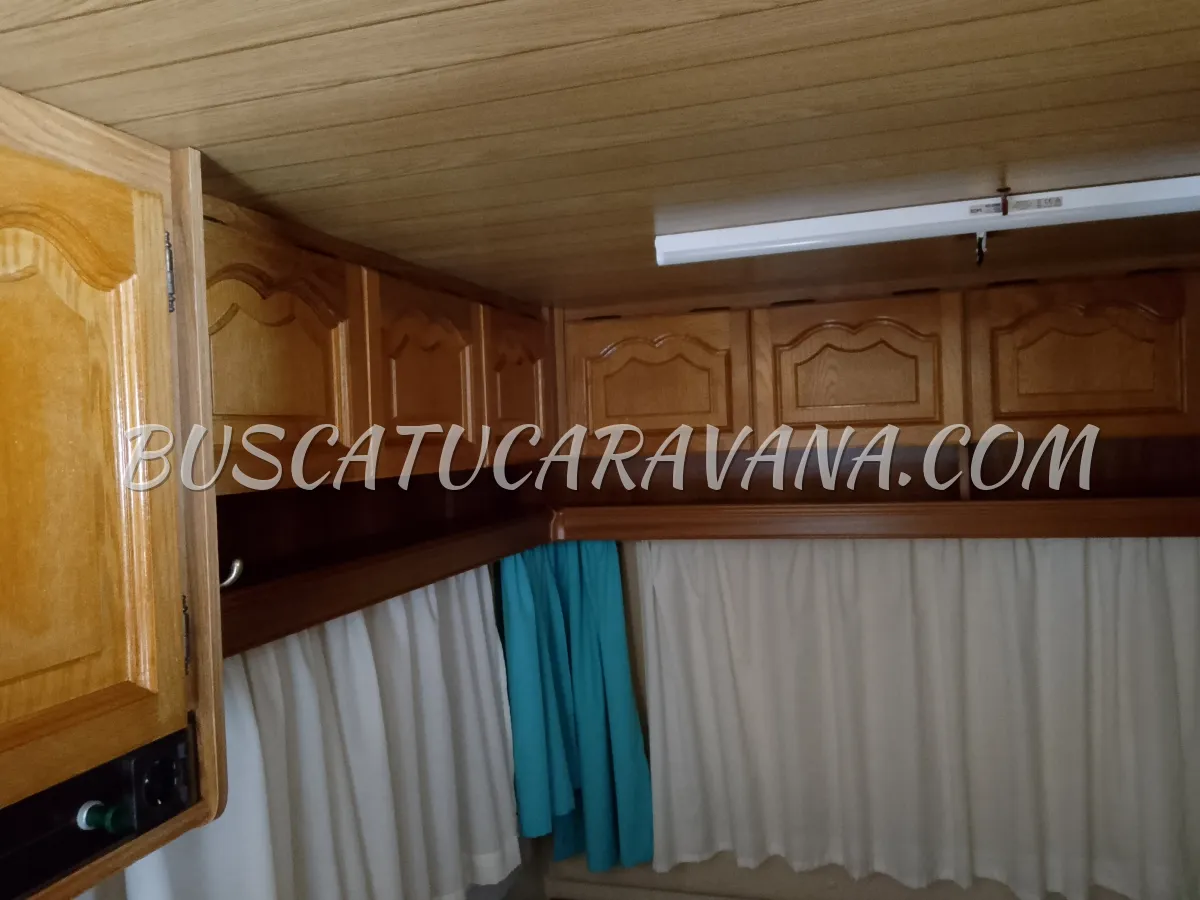 Vendo caravana Bürstner - foto 4