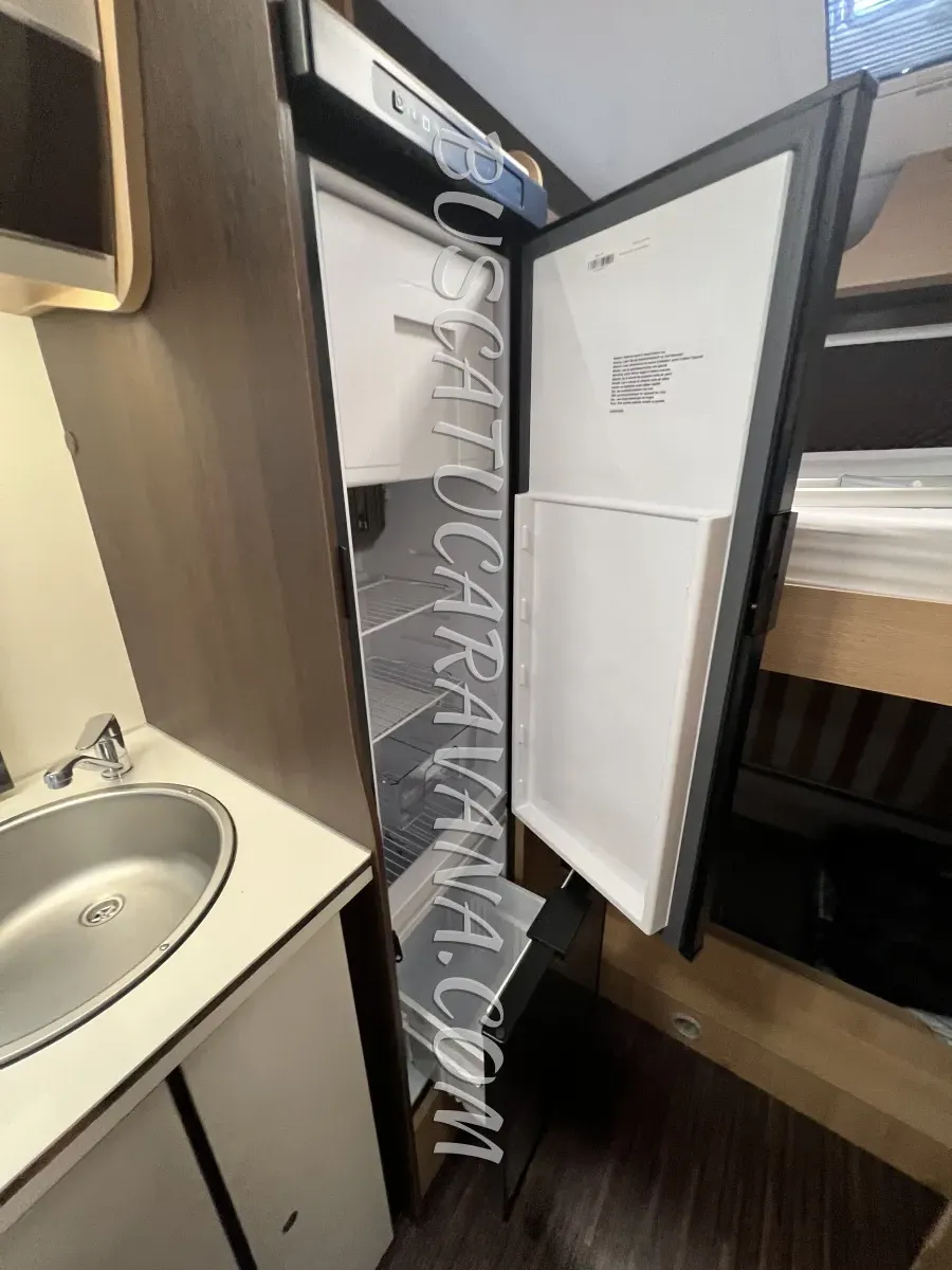 VENTA AUTOCARAVANA MCLOUIS 220 AUTOMATICA