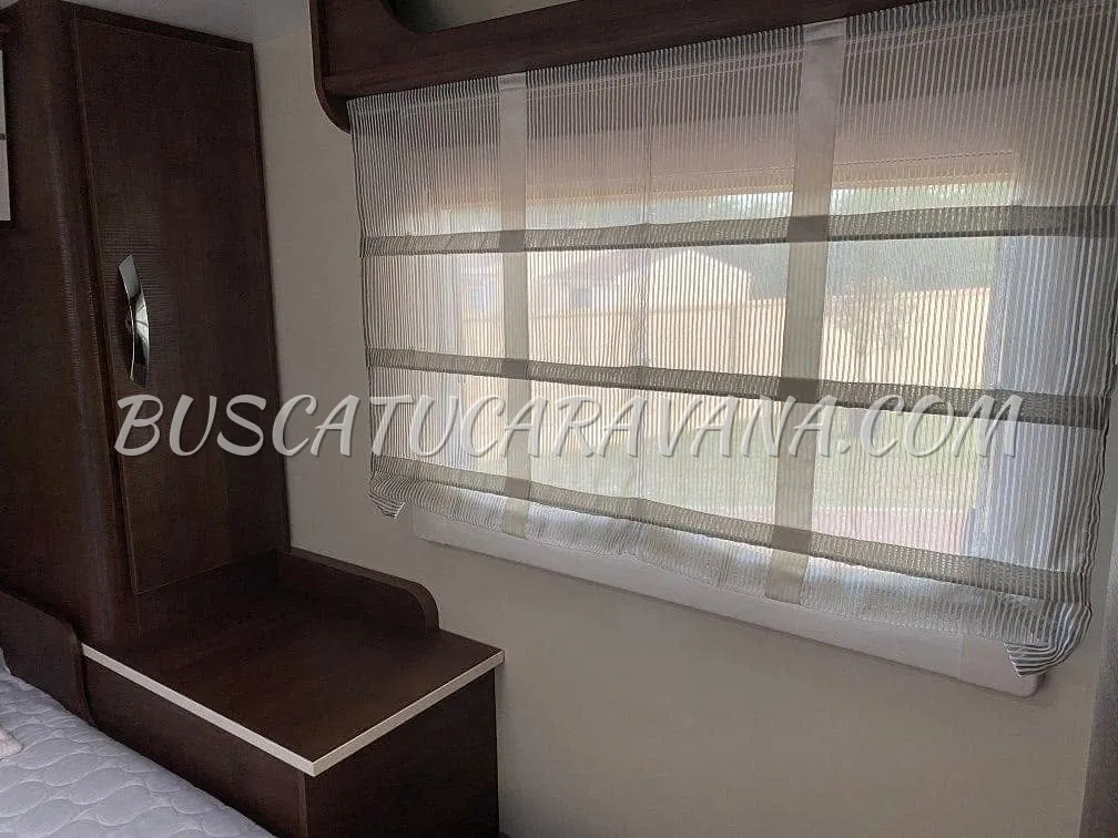 Mc Louis MC4 - 74 GOLD Autocaravana