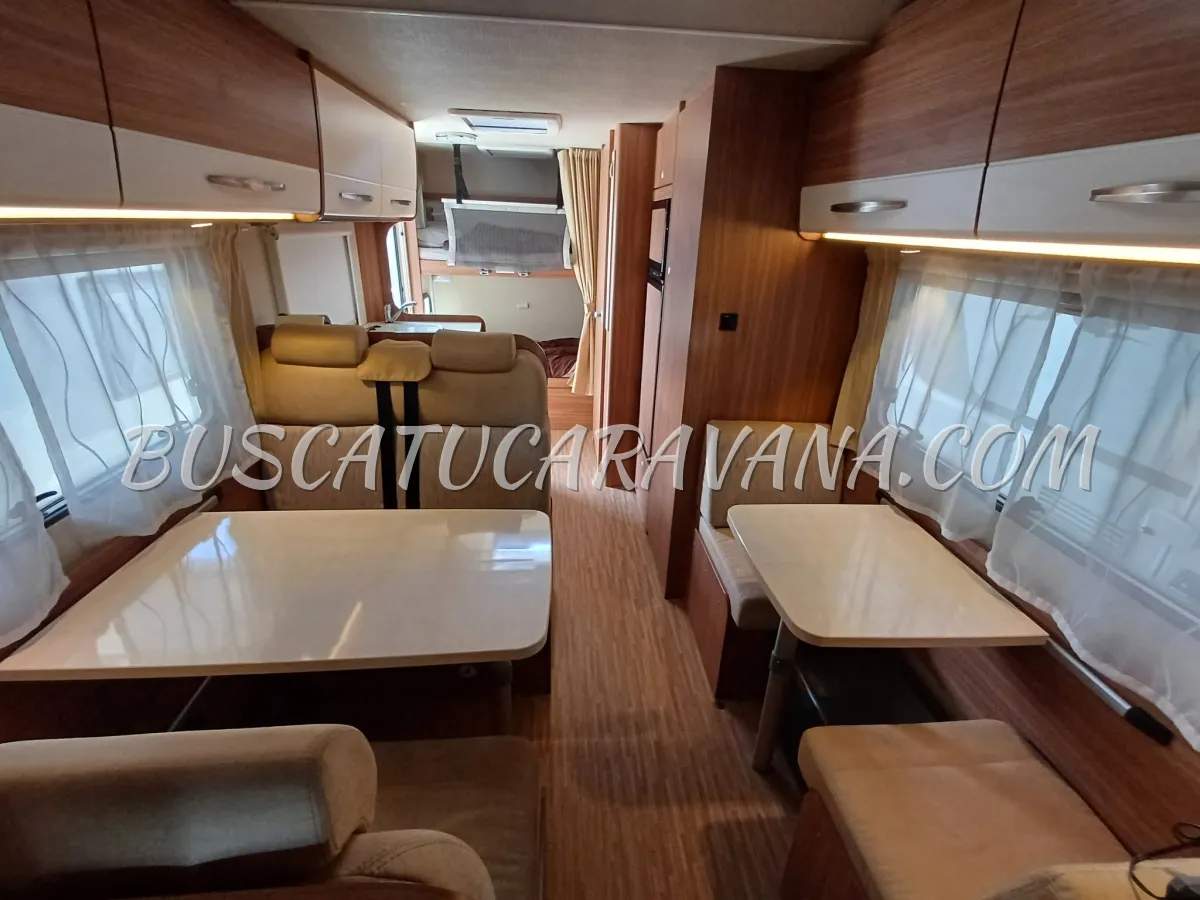 Autocaravana Capuchina Carado A461